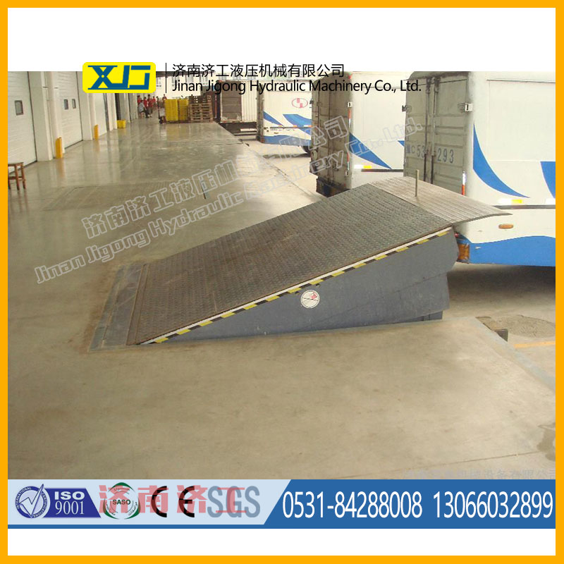 1564644716387248.jpg 卸貨升降平臺(tái)